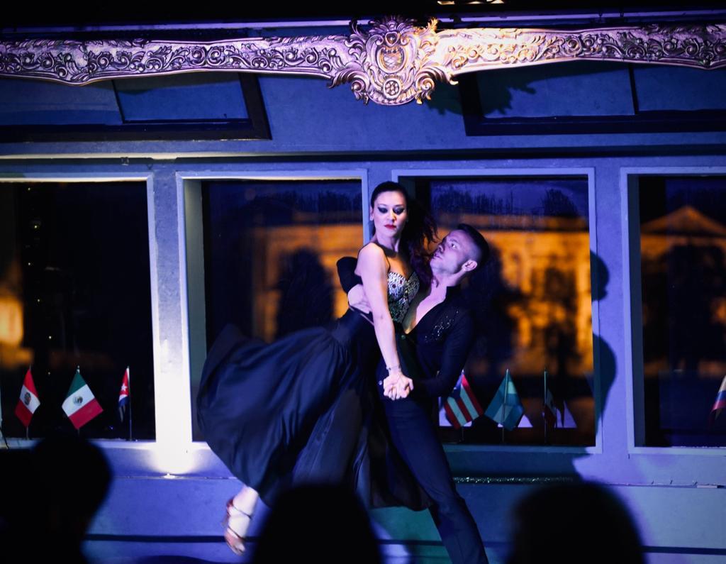 BOSPHORUS DINNER CRUISE & TURKISH NIGHT SHOW (VIP TABLE VIP LARGE MENU WITH DRINKS)