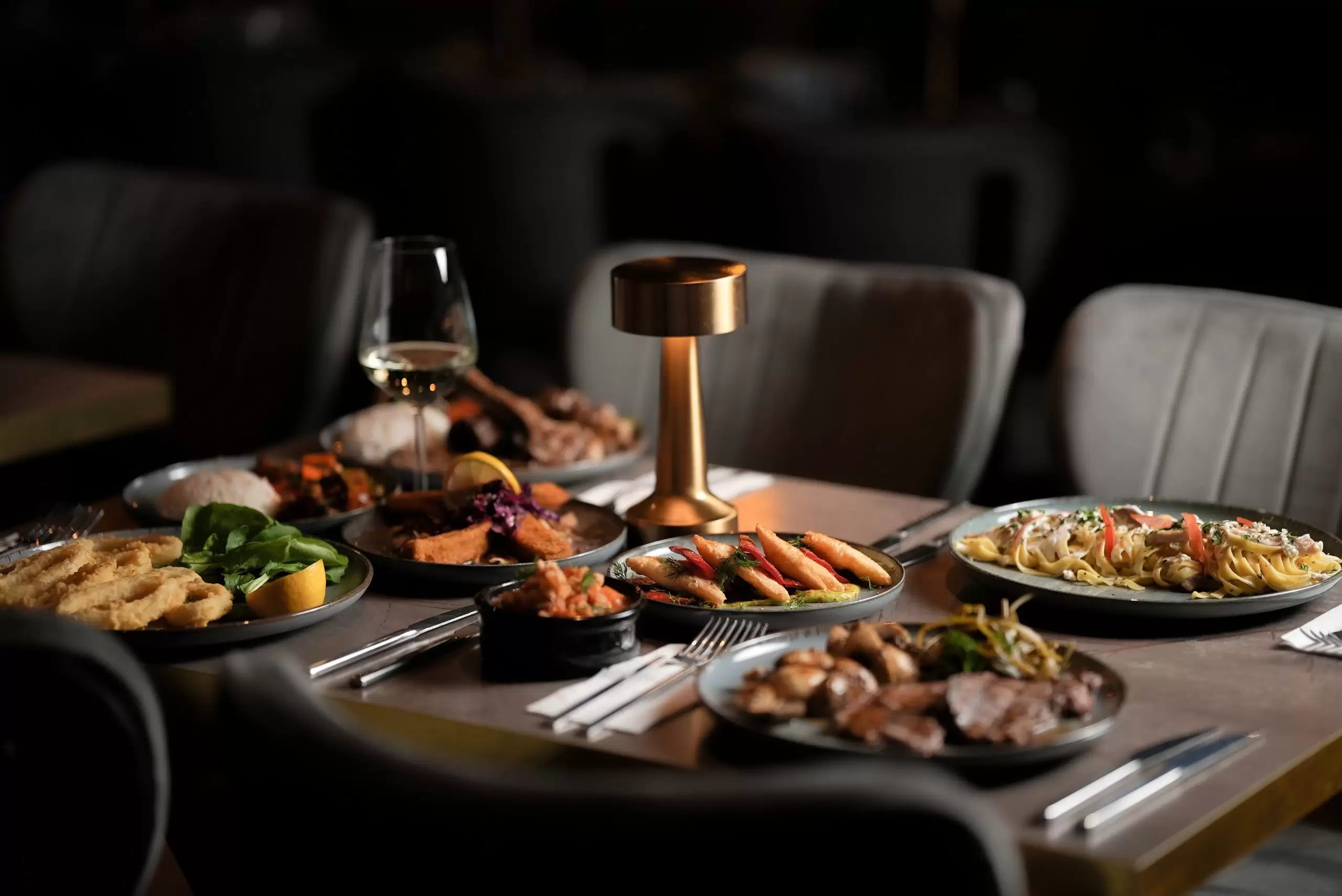 Bosphorus Dinner Cruise - Standard Backside Table ( Unlimited Non Alcoholic Drinks + Dinner + Hotel Transfer + Turkish Show )