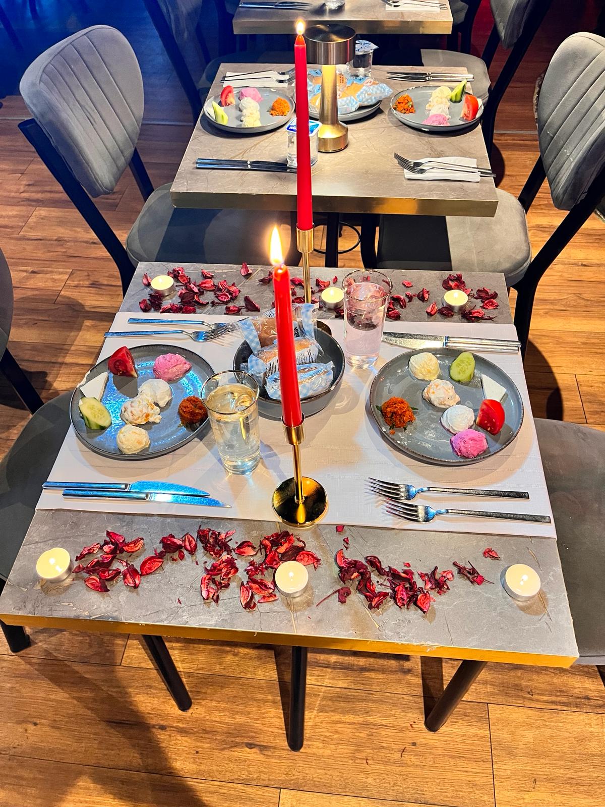 Only Turkish Show ( Entertainment) + Hotel Transfer ( Standart Backide Table)