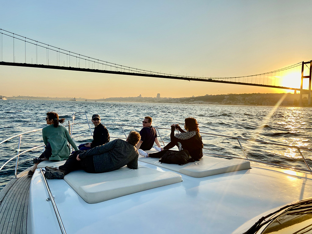 Bosphorus Sunset Tour in  Luxury Yacht - Self Coming 